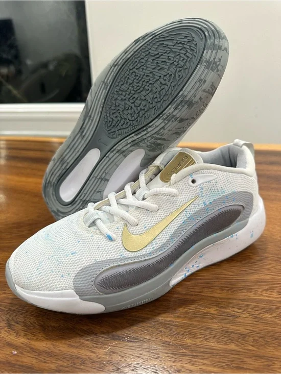 Nike Kids ISO Fly Basketball Shoe White Cool Gray Custom Paint Splatter Sz 5.5Y