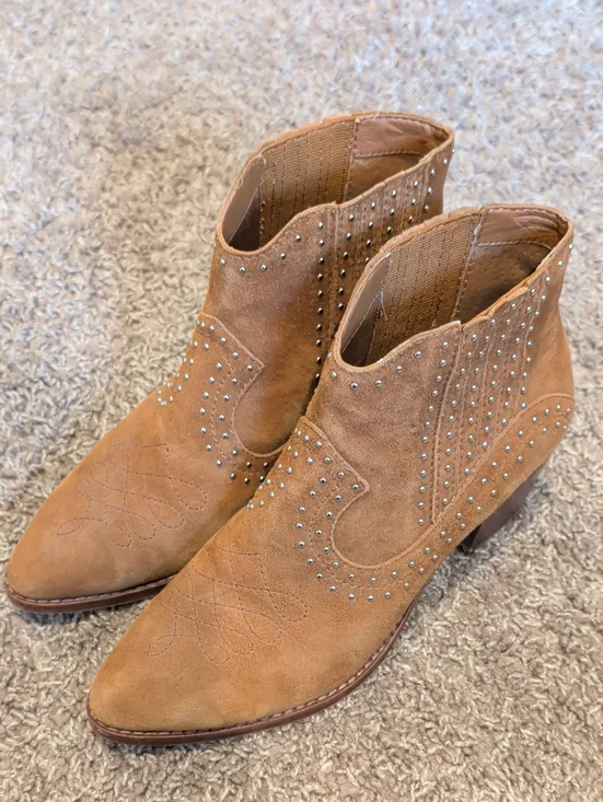 Dolce Vita Women's Tan Suede Studded Chelsea Booties 8.5