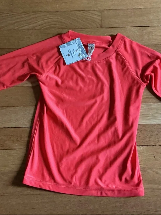 kate quinn Coral Short Sleeve Rash Guard Top