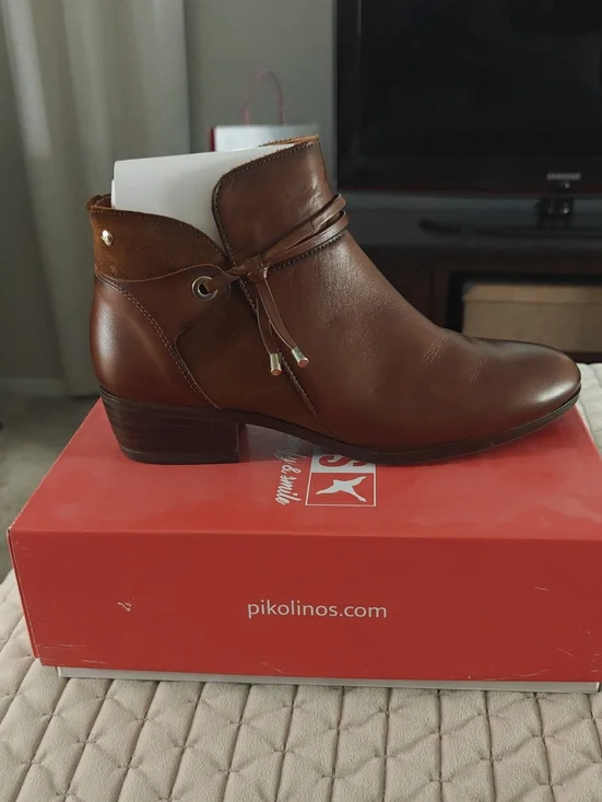 PIKOLINOS Daroca Leather Ankle Boot with Suede Collar