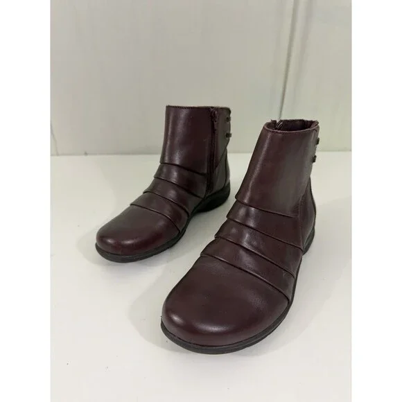 Clarks Artisan Christine Tilt Burgundy Leather Zip Ankle Booties Womens Size 7.5