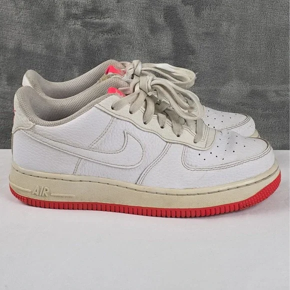 Nike Air Force 1 AO2298-101 Size 5.5Y White Hot Pink Soles 2018