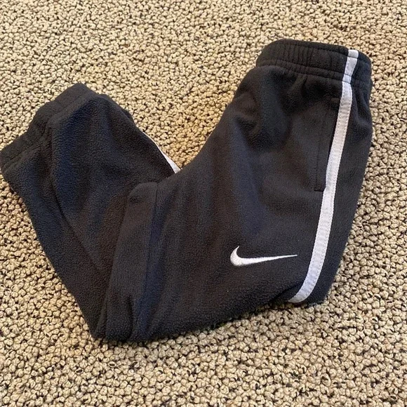 Nike Therma-Fit Fleece Joggers Size 3T in EUC