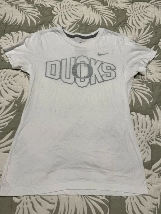 Nike White Short Sleeve Slim Fit Oregon Ducks Youth Tee L (unisex)