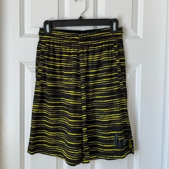 Nike Boys Dri-Fit Shorts -‎ Black Yellow - Medium