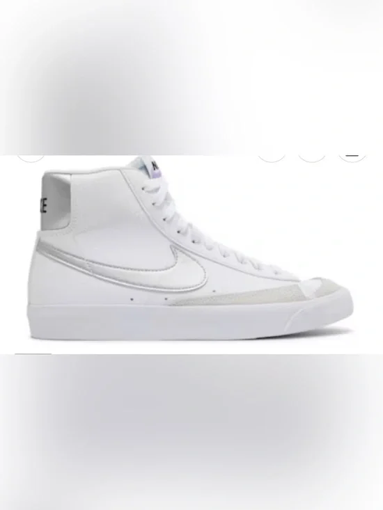 Nike (GS)‎ Nike Blazer Mid '77 'White Metallic Silver' KID'S Size 3.5Y