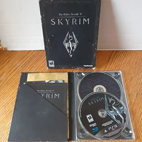 Elder Scrolls V: Skyrim - PS3 Collector's Edition w/ Map and Manual
