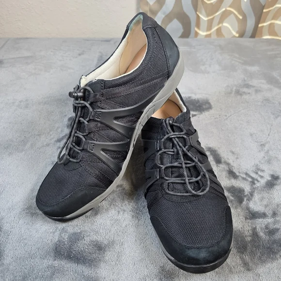 Dansko Henriette Shoes Women's 42 / 11.5 Black Suede Comfort Walking Sneaker