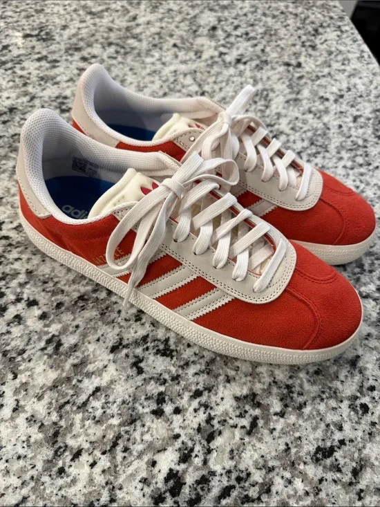 adidas Samba Sneakers in Red and White