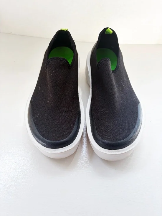 Oofos OOmg eeZee Low Recovery Slip-on Shoes, Size 6