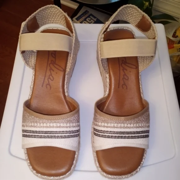 Zodiac Stylish Espadrille Sandals Women's 8  Tan Cream Brown Wedge 2.5 EUC