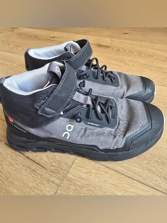 On Cloud Clouds Running Cloudhero Mid Waterproof Kids Shoes Size 3 Gray Black