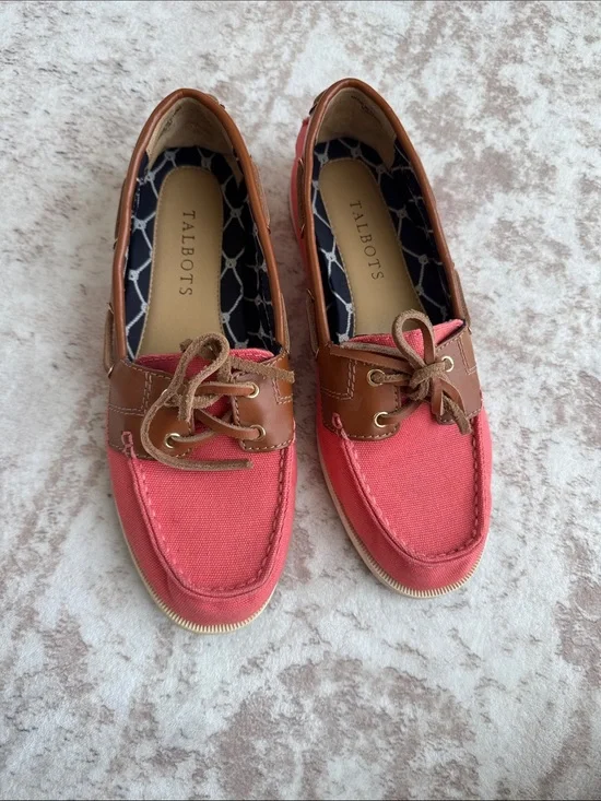 Talbot’s Slip-On Round Toe Drawstring Boat Shoes leather and coral