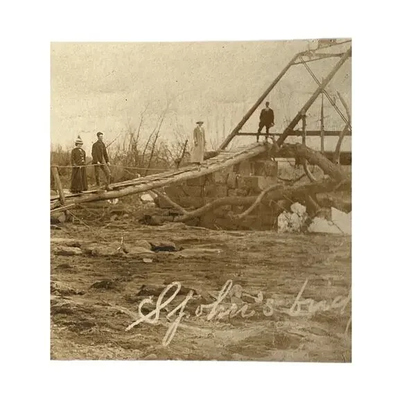 Antique RPPC Postcard 1910-1920 Ephemera Black White St Johns Bridge Men Women