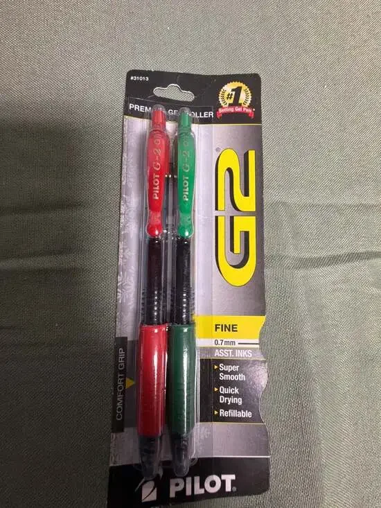 Pilot G2 Retractable Fine 0.7mm Premium Gel Roller Pens Red and Green 2-Pack