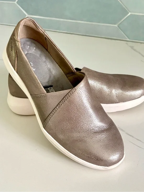 Clarks Pawley Bliss Metallic Bronze Leather Slip On Loafers-Women's Size 5 1/2