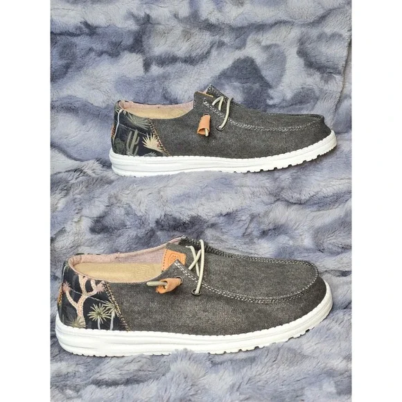 NWB Hey Dude Wendy Funk Oasis Black Tropical Print Slip On Shoes Women 9
