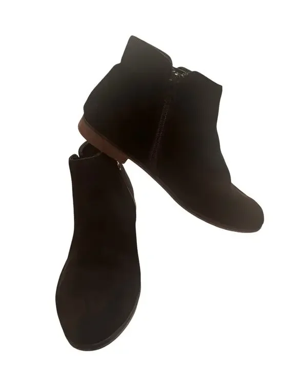 Cat & Jack Girl's 5 Black Side-Zip Faux Suede Ankle Booties