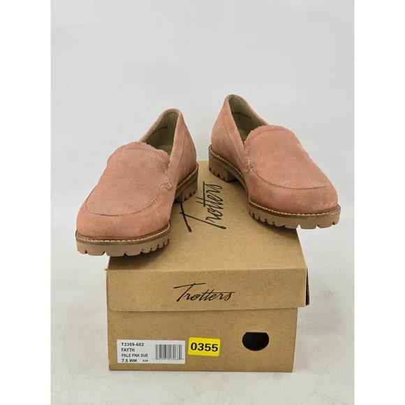 Trotters Fayth Loafers Womens 7.5 WW Pale Pink Suede Lug Sole - NEW