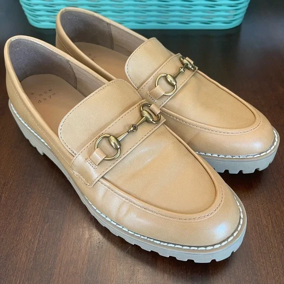 A New Day Danica Platform Loafers SZ 7 1/2 Color Tan