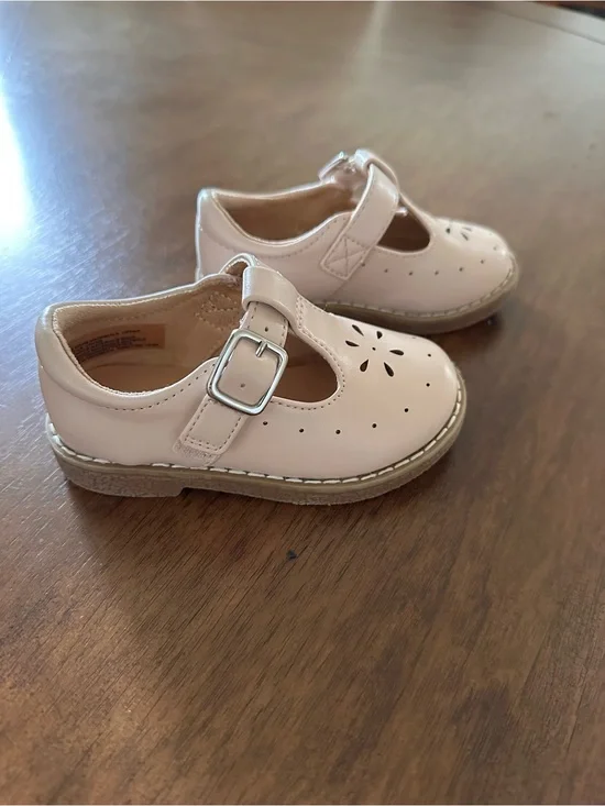 Girls' Pink T-Strap Dress Mary Jane style Shoes - Classic Buckle