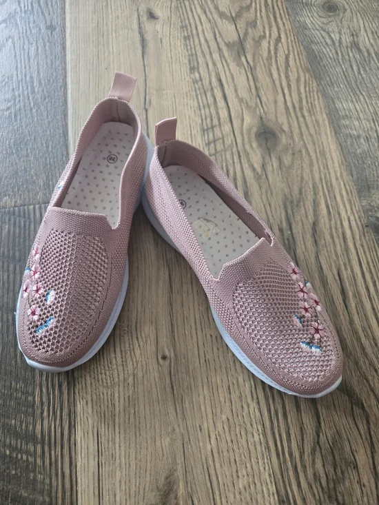 Women’s Slip-On Knit Casual Shoes - Blush Pink