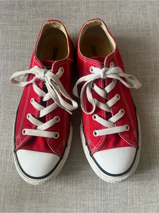 Converse red Low-Top Canvas Sneakers, boys/unisex size 3, school, casual active