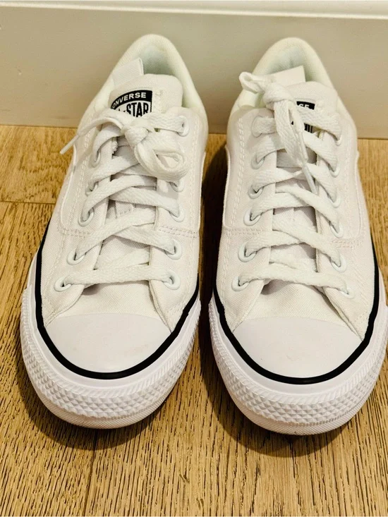 Converse White Low Top Sneakers with Black Trim 5.5 youth.