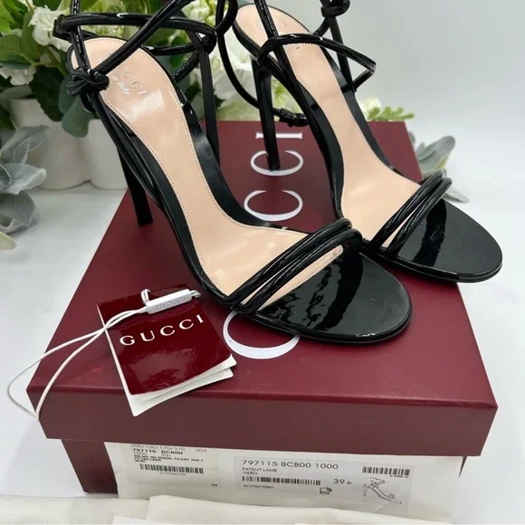 Women’s Gucci, patent leather strap sandals size 39.5 made in Italy