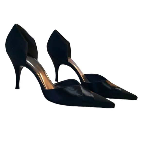 VERA Wang by Stuart Weitzman Black Satin Pointed Toe Pump Color Black, Size 7.5M