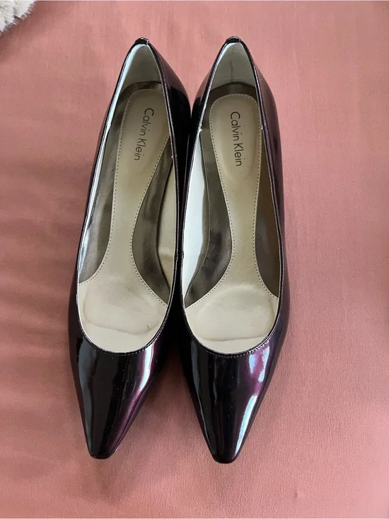 Calvin Klein Women's Patent Pointed Pumps in Wine