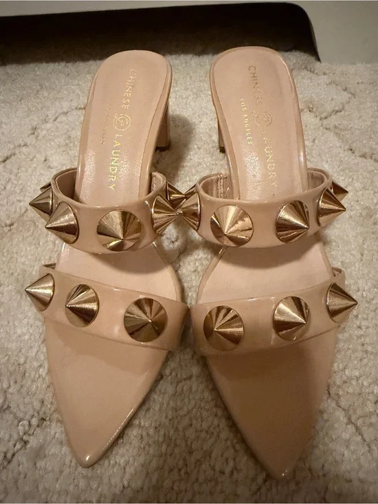 Chinese Laundry Yarley Pointed Toe Vamp Strap Slide Studded NWT