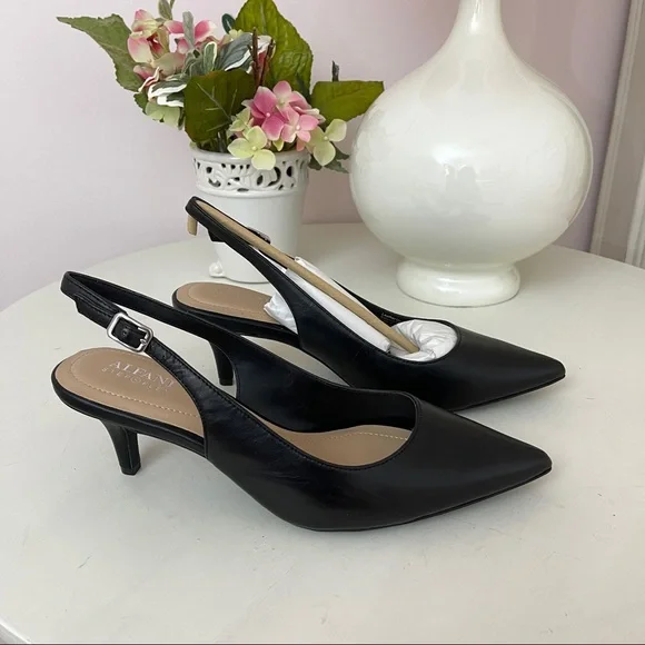 Women's Step 'N Flex Babbsy Pointed-Toe Slingback Pumps