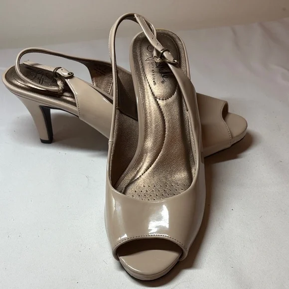 Life Stride Tan Manmade Faux Patent Heels Size 10