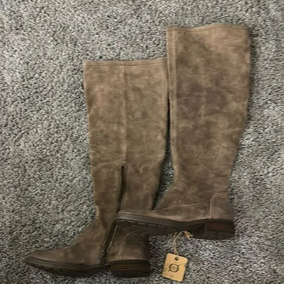 NWT Born Britton Over the Knee Boots. Size 7.5
