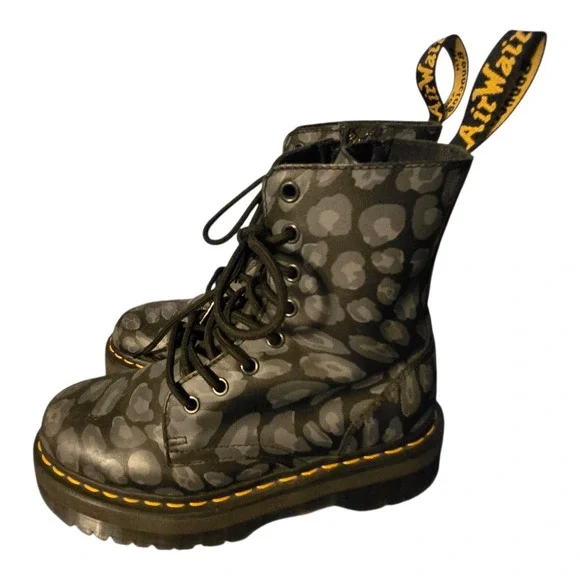 🖤 Dr. Martens Jadon Leopard Platform Boots Size 7 Oil Resistant Chunky Sole‎