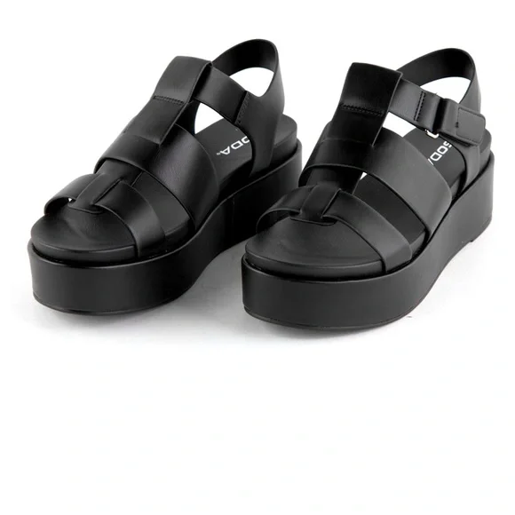 SODA Womens Fisherman Sandals