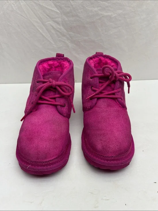 UGG vibrant pink boots, size 2 little girl, box 72