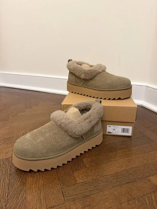 Brand New UGG Nita Platform Size 9