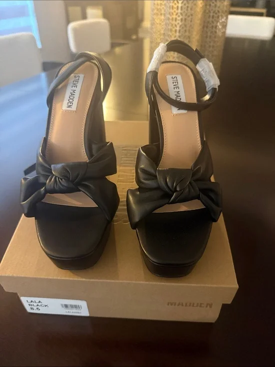 Steve Madden Black Knotted Platform Heels