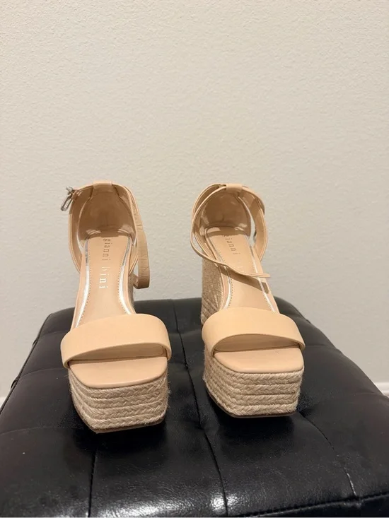 Gianni Bini Nude Beige Platform Espadrille Sandals with Ankle Strap
