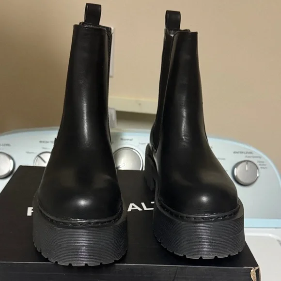 Black Platform slip on Style Chelsea Boots - Women's Chunky Sole