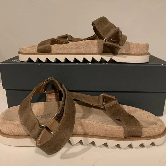 Corkys Make It A Go Sandals Womens 7 Brown Good Platform Sawtooth Strap‎