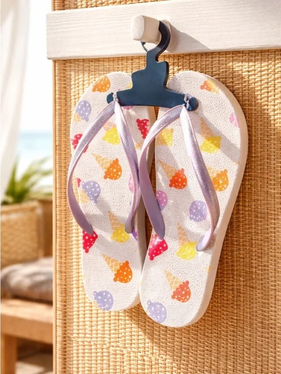 NWT Girls Flip Flops - Size 6/7