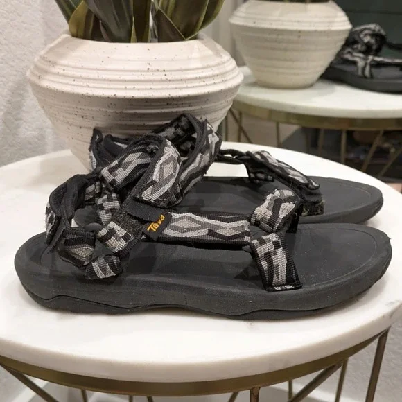 Teva Hurricane XLT2 Sandal Kids 5 Black Grey Geometric 1019390Y Outdoor Hiking