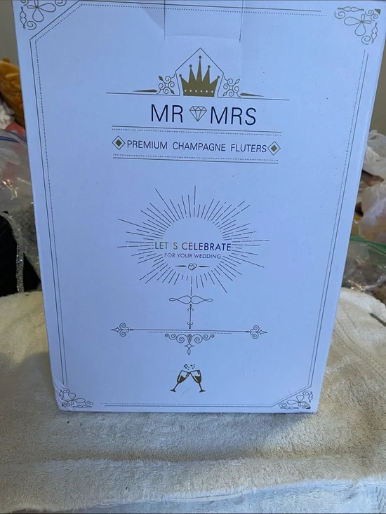 MR & MRS Premium Champagne Fluters - White and Gold Wedding Decor