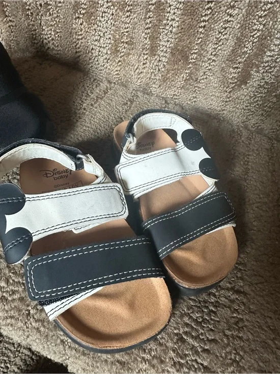 Disney Black & White Mickey Ear Sandals for Kids Zara size 22 (6)