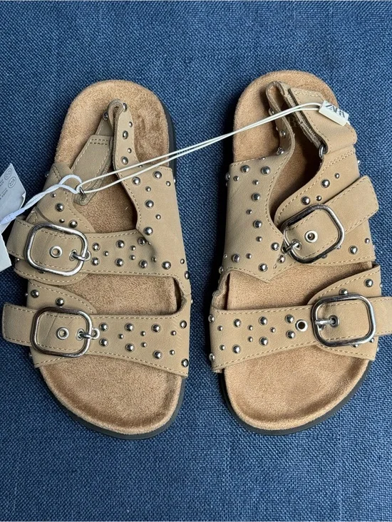 Zara NWT Studded Flat Sandals Beige Leather Buckles Strappy Open Toe Shoes