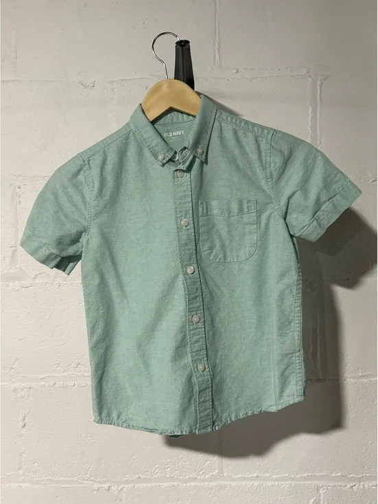 Old navy size small 6/7 boys youth kids light blue short sleeve button-up shirt