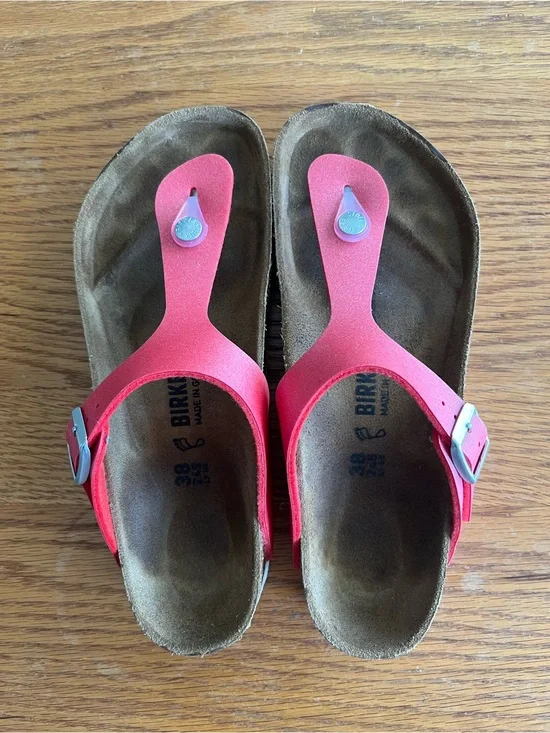 Birkenstock Gizeh T-Strap Regular Fit Metallic Red Sandals